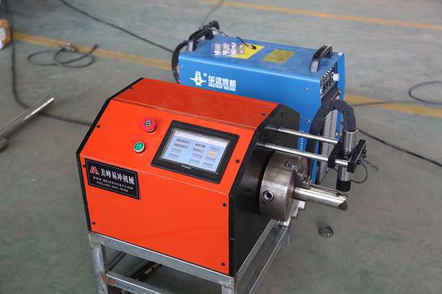 等離子切割機(jī)是借助等離子切割技術(shù)對(duì)金屬材料進(jìn)行加工的機(jī)械。